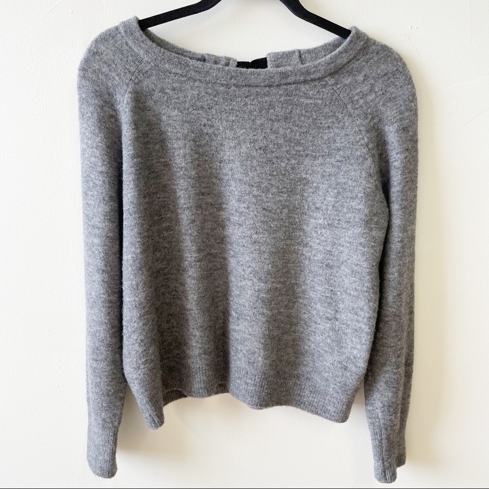 Banana Republic International Exclusive crewneck sweater